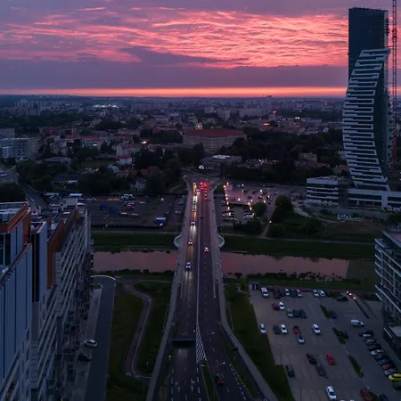 Riverside View & Free Parking