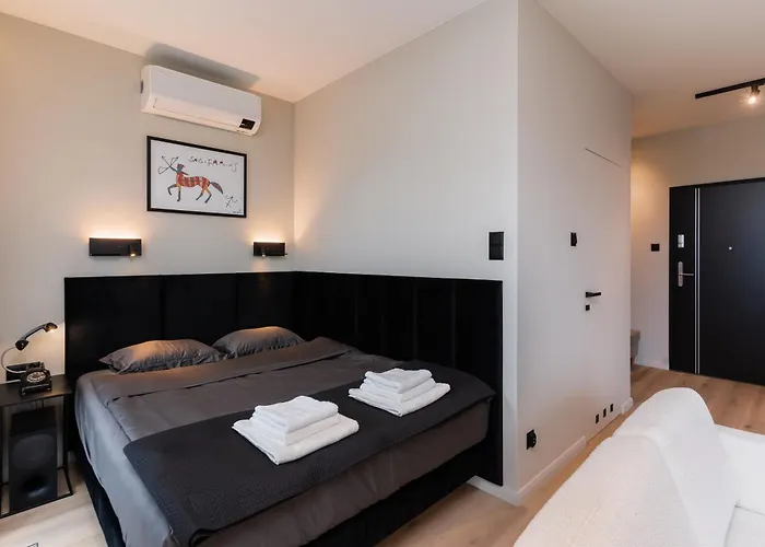 Riverside View & Free Parking *